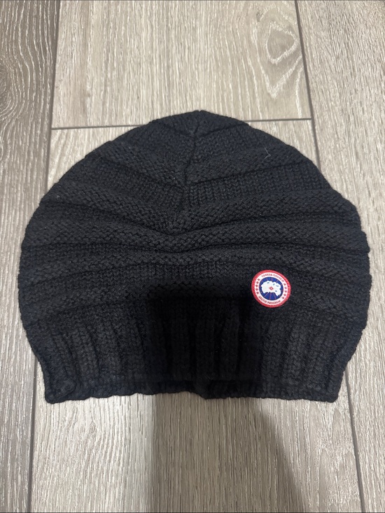 Canada Goose Accessories - Canada goose knit women’s hat